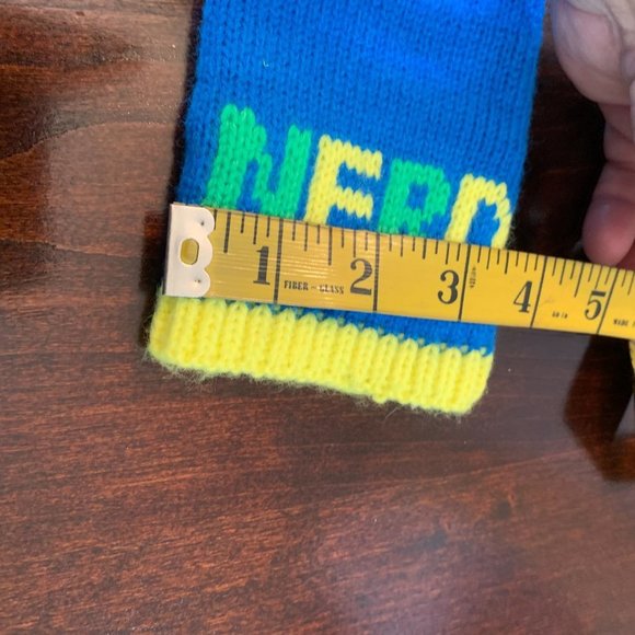 Geek and Nerd Hats and Fingerless Gloves - Picture 15 of 16